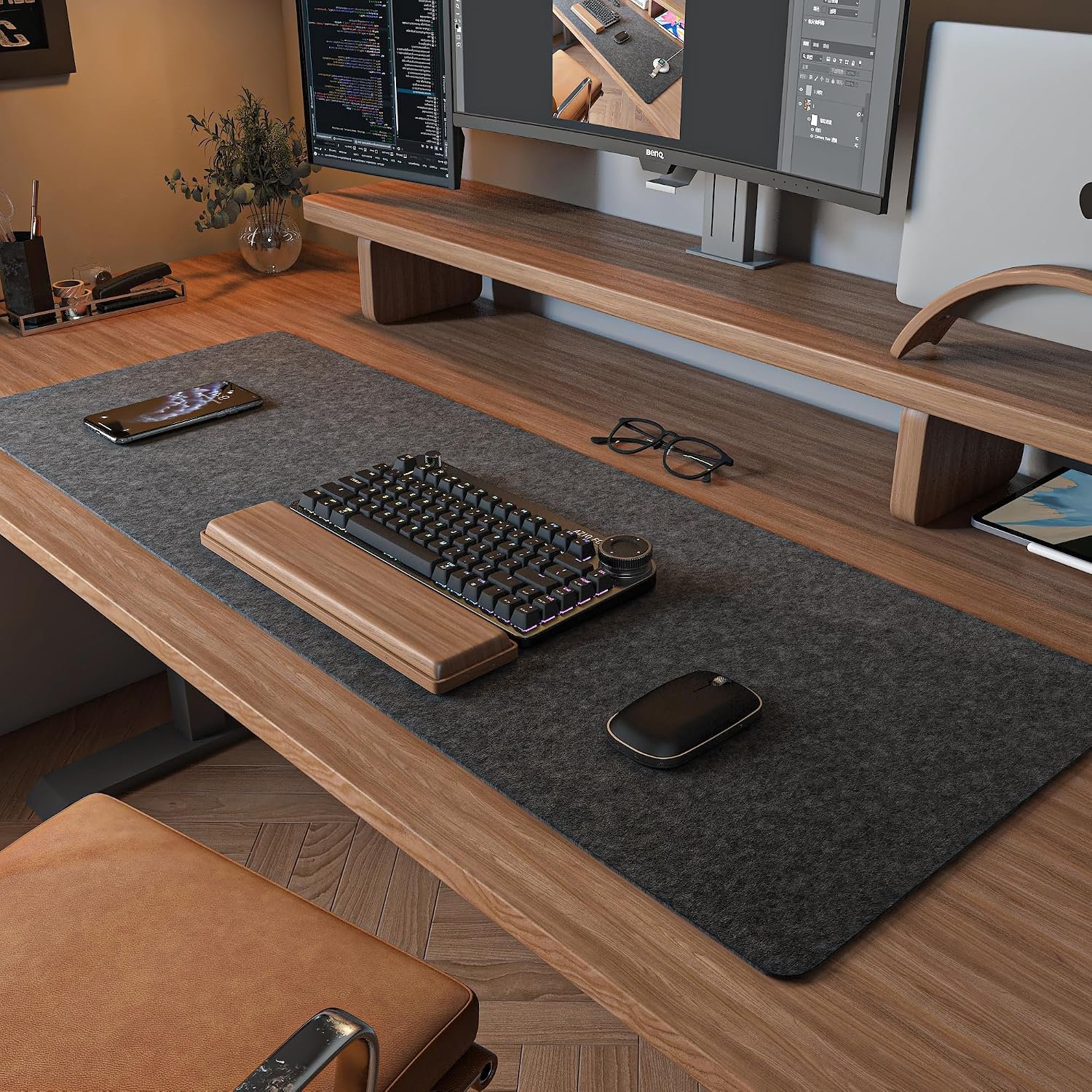 DAWNTREES felt desk mat in dark grey