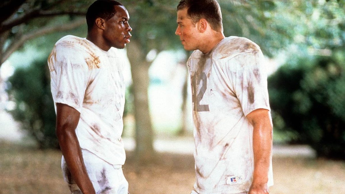 A scene from Remember the Titans (2000)