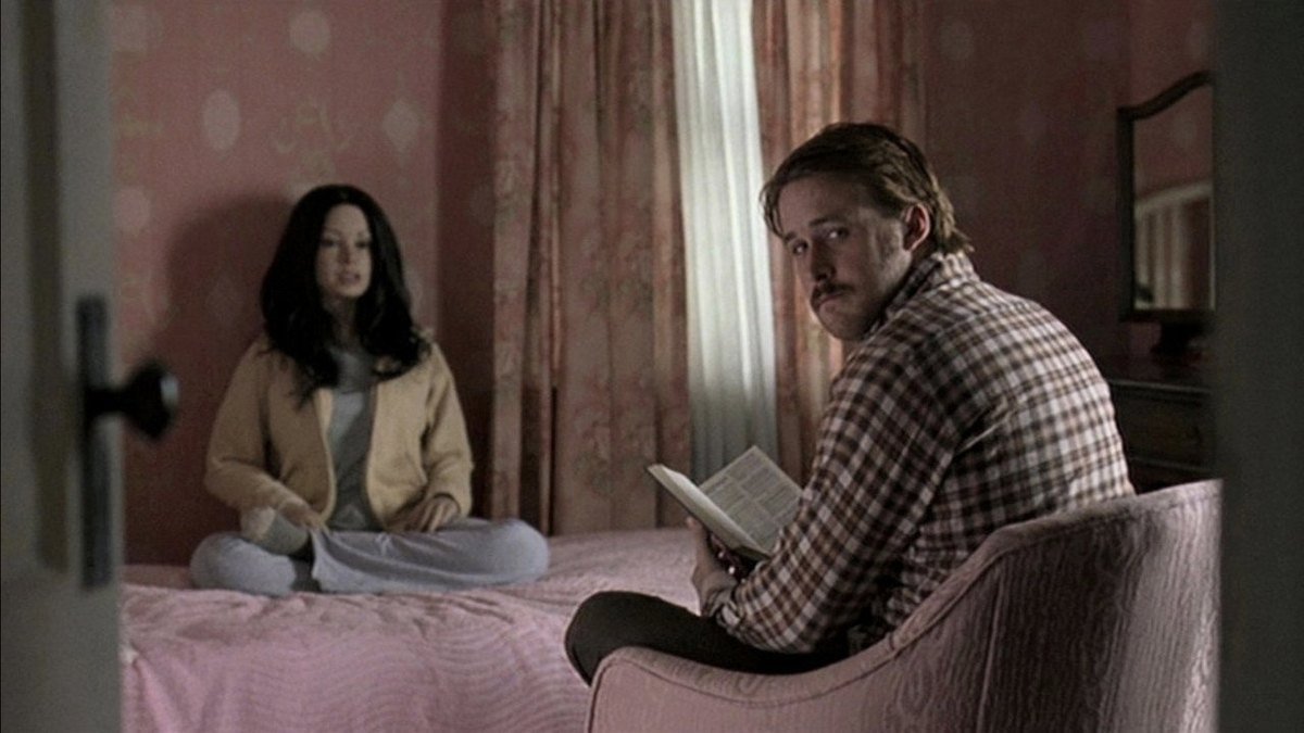 A scene from Lars and the Real Girl (2007)