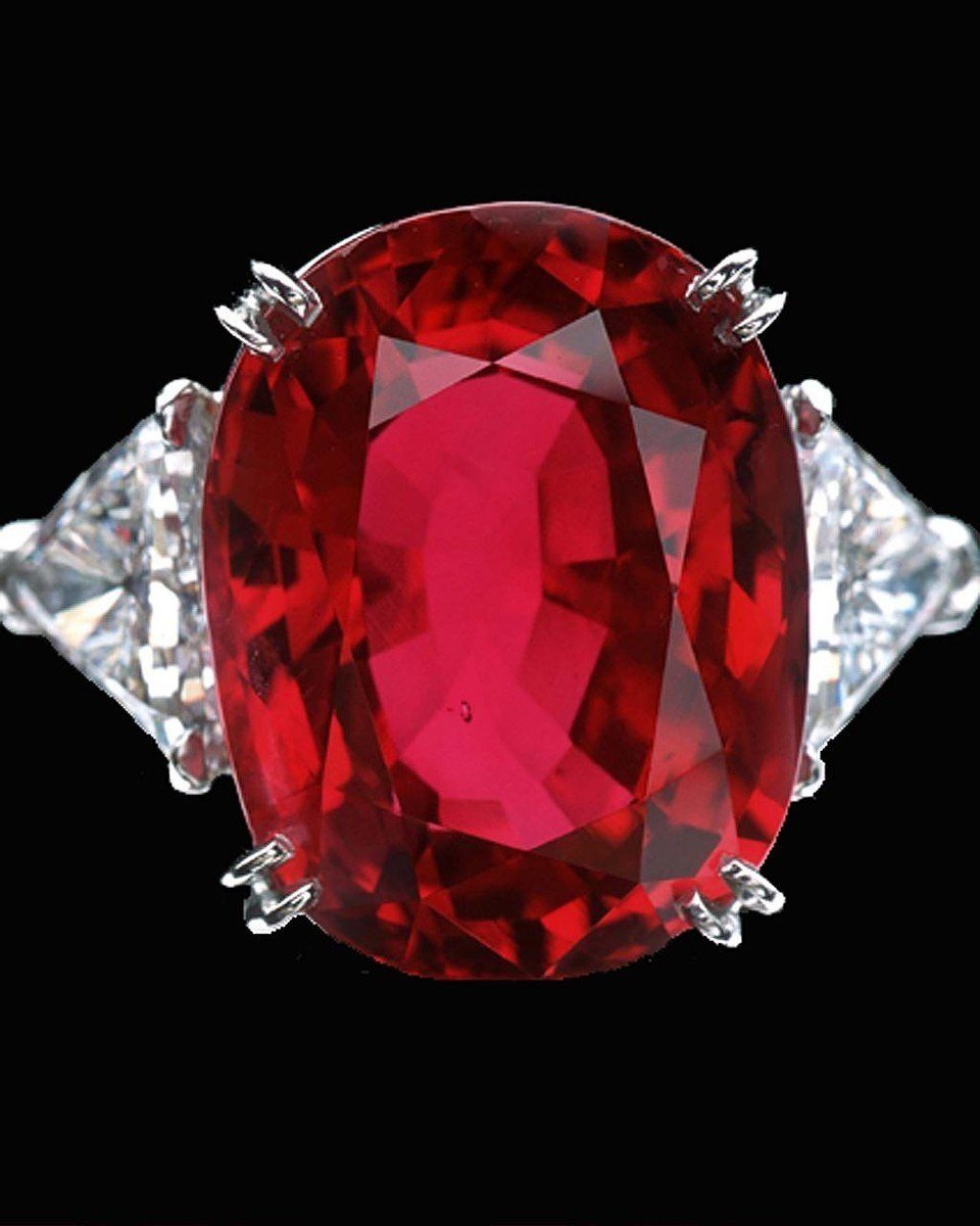 The 23.10-carat Carmen Lucia Ruby in a platinum ring with triangular diamonds
