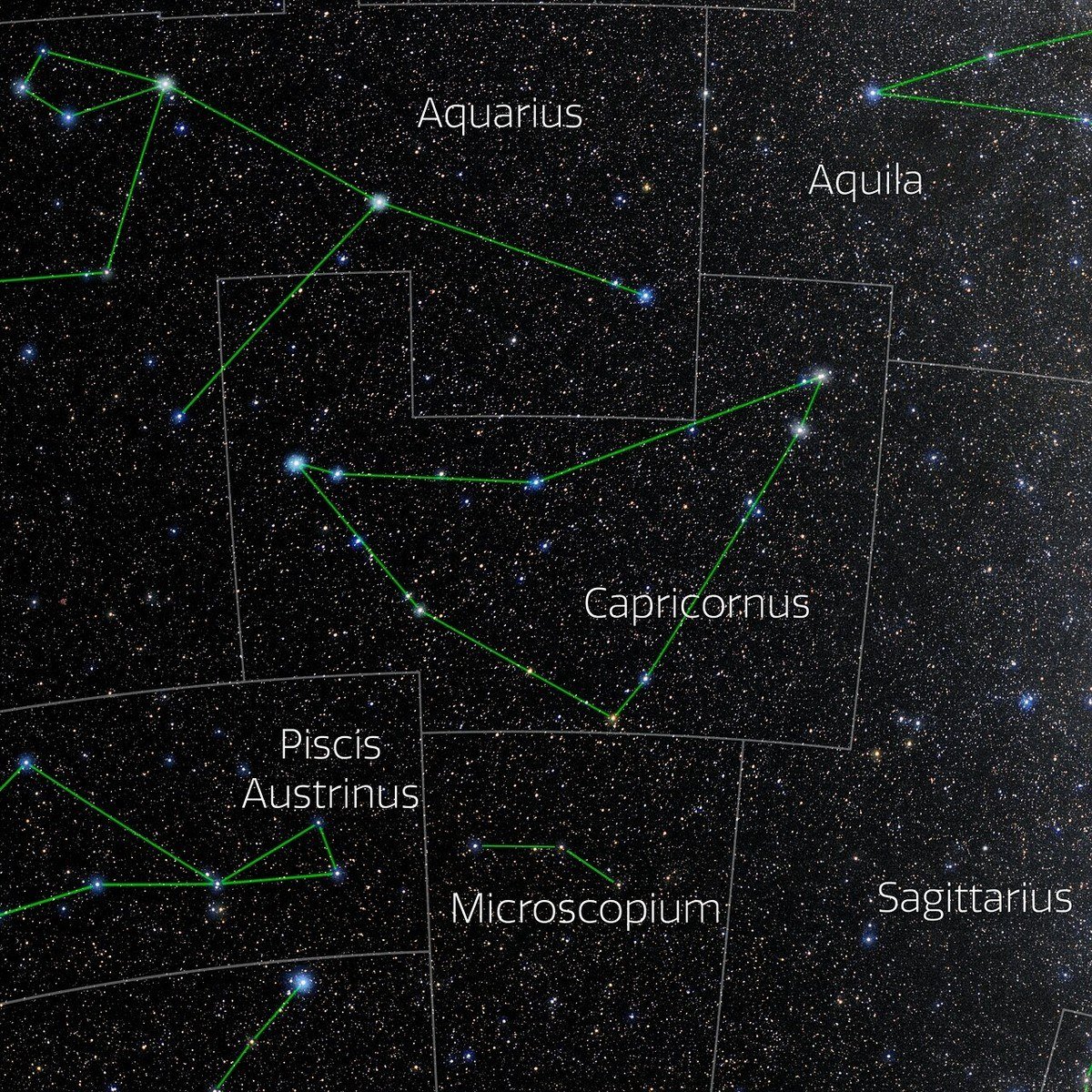 Night sky photo of the triangular constellation Capricornus